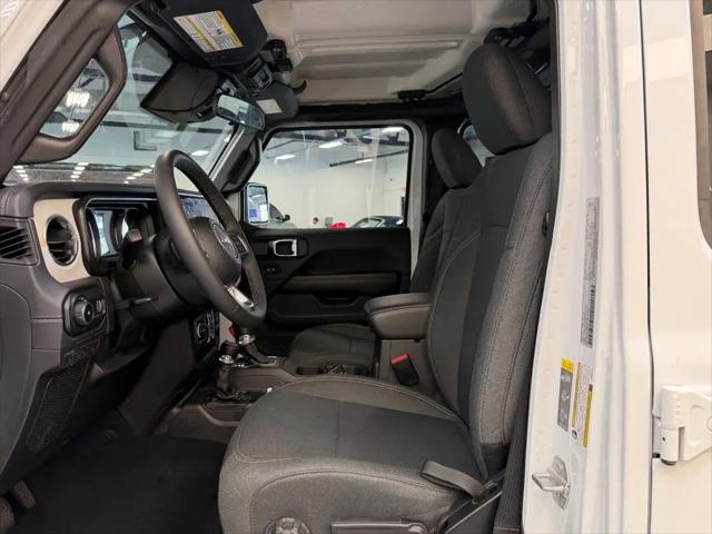 2025 Jeep Wrangler 4-Door Sahara 4x4
