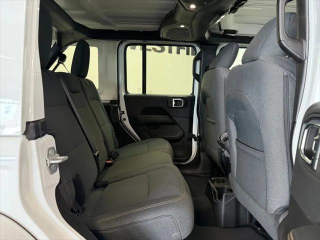 2025 Jeep Wrangler 4-Door Sahara 4x4