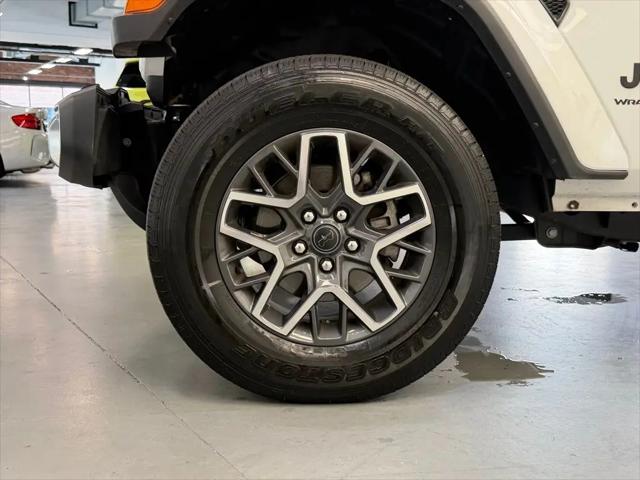 2025 Jeep Wrangler 4-Door Sahara 4x4