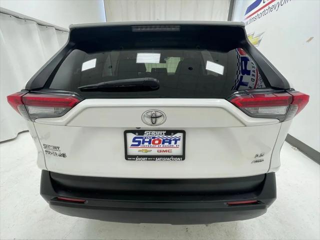 2019 Toyota RAV4 LE