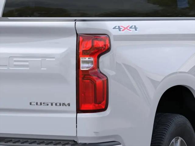 2026 Chevrolet Silverado 1500 4WD Crew Cab Standard Bed Custom