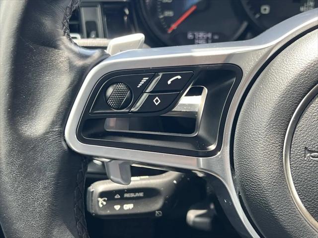 2021 Porsche Macan Macan