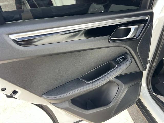 2021 Porsche Macan Macan