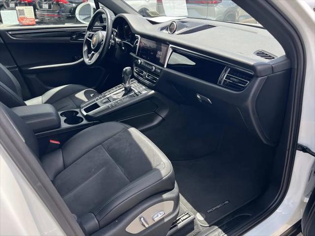 2021 Porsche Macan Macan