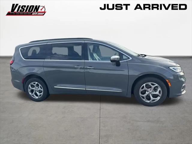 2023 Chrysler Pacifica Limited AWD