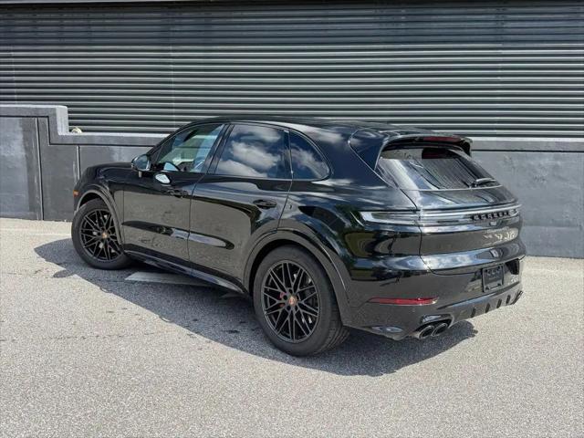 2025 Porsche Cayenne GTS