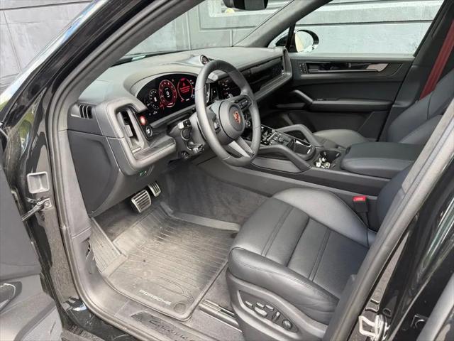 2025 Porsche Cayenne GTS