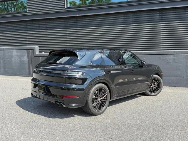2025 Porsche Cayenne GTS