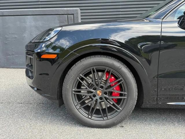2025 Porsche Cayenne GTS