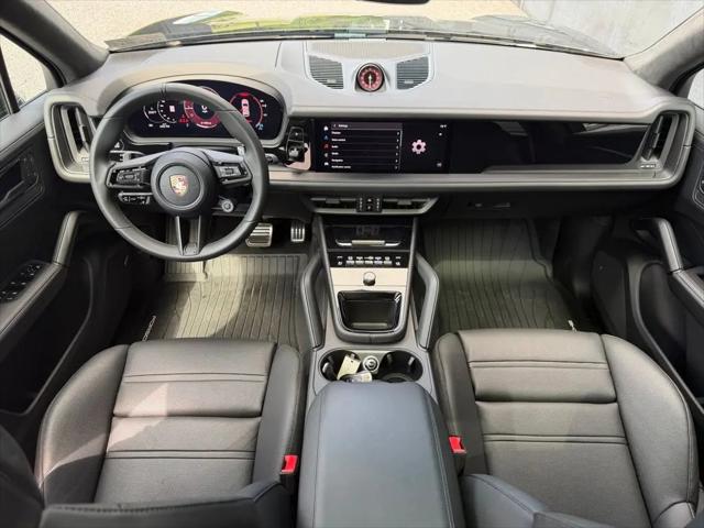 2025 Porsche Cayenne GTS
