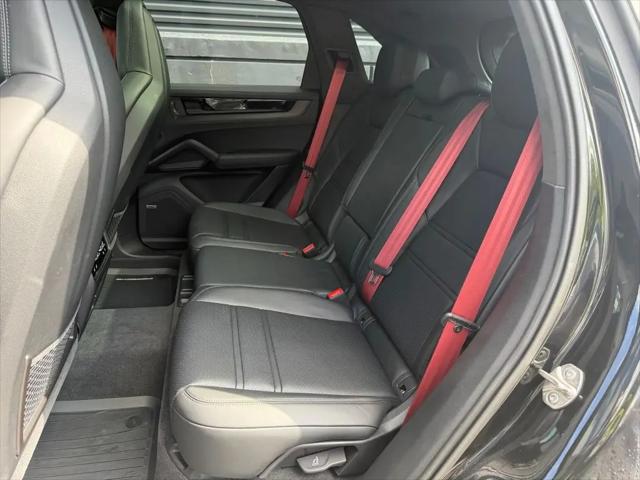 2025 Porsche Cayenne GTS