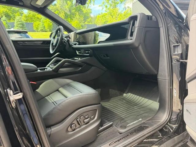 2025 Porsche Cayenne GTS