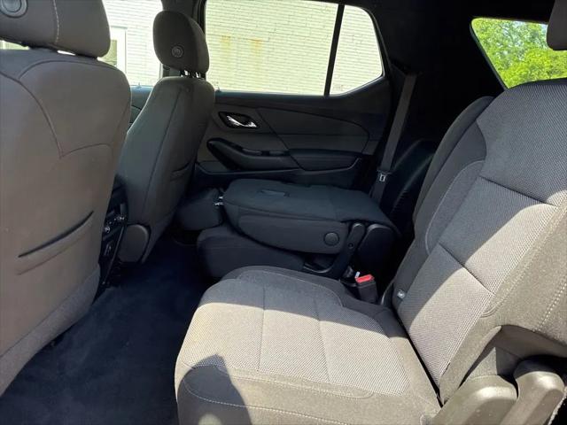 2023 Chevrolet Traverse AWD LT Cloth