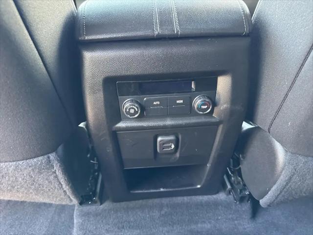 2023 Chevrolet Traverse AWD LT Cloth