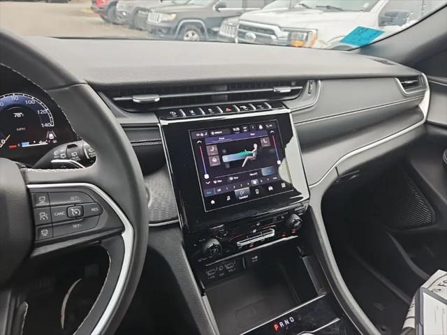 2024 Jeep Grand Cherokee L Altitude 4x4