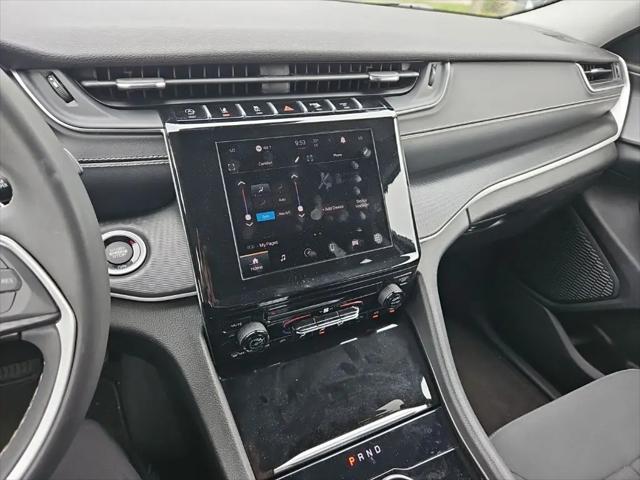 2024 Jeep Grand Cherokee Laredo 4x2