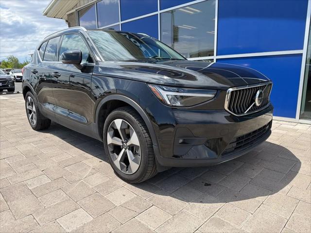 2025 Volvo XC40 B5 Plus Bright Theme