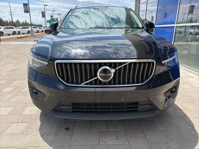 2025 Volvo XC40 B5 Plus Bright Theme