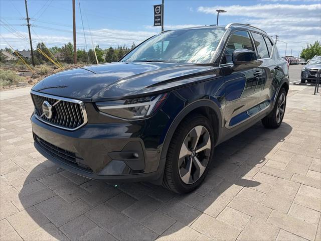2025 Volvo XC40 B5 Plus Bright Theme
