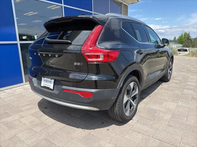 2025 Volvo XC40 B5 Plus Bright Theme