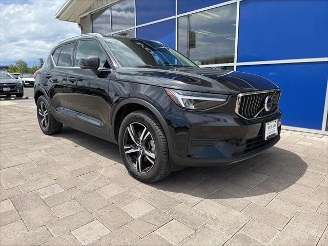 2025 Volvo XC40 B5 Core Bright Theme