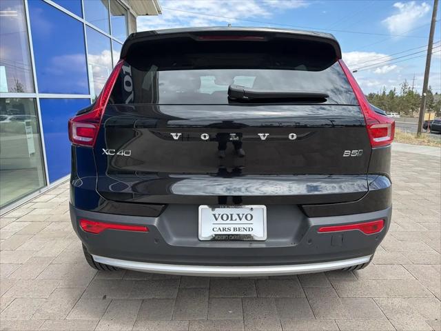 2025 Volvo XC40 B5 Core Bright Theme