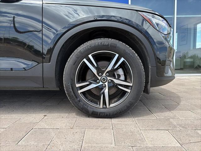 2025 Volvo XC40 B5 Core Bright Theme