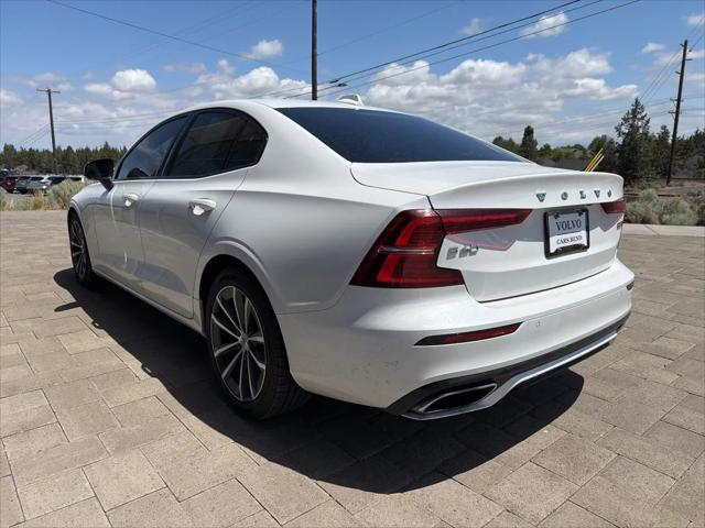 2022 Volvo S60 B5 Momentum