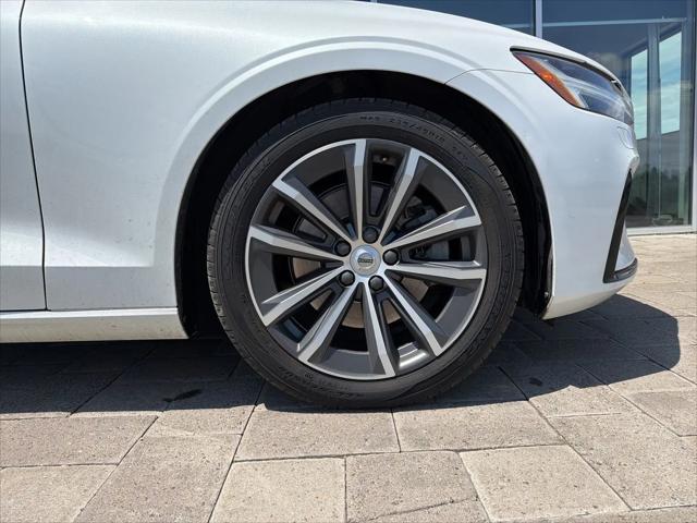 2022 Volvo S60 B5 Momentum