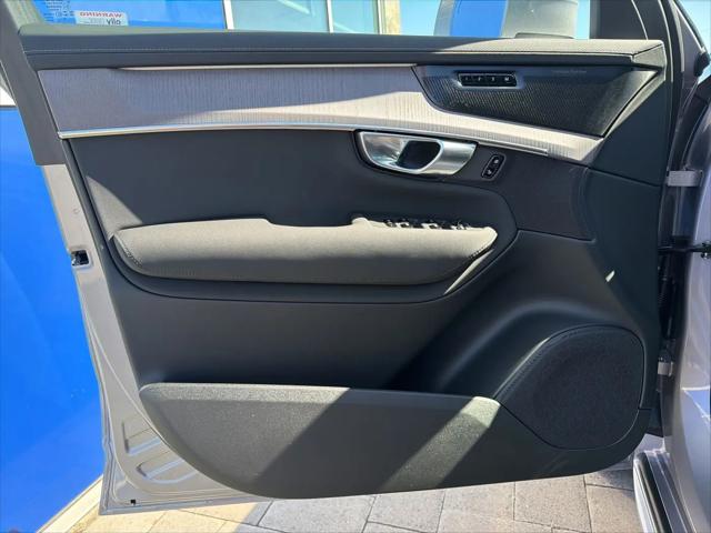 2026 Volvo XC90 Plug-In Hybrid Ultra, T8 AWD, Electric/Gasoline, Bright, 7 Seats