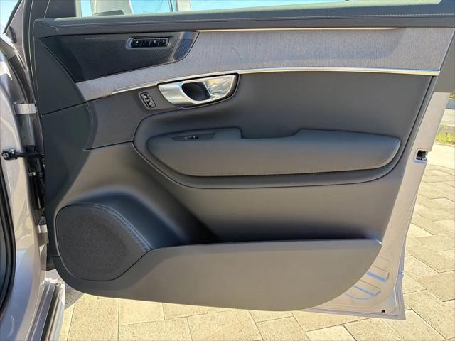 2026 Volvo XC90 Plug-In Hybrid Ultra, T8 AWD, Electric/Gasoline, Bright, 7 Seats