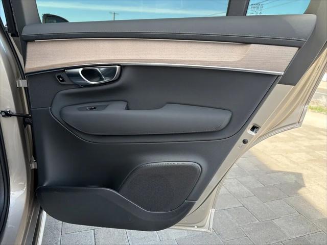 2026 Volvo XC90 Plug-In Hybrid Plus, T8 AWD, Electric/Gasoline, Bright, 7 Seats