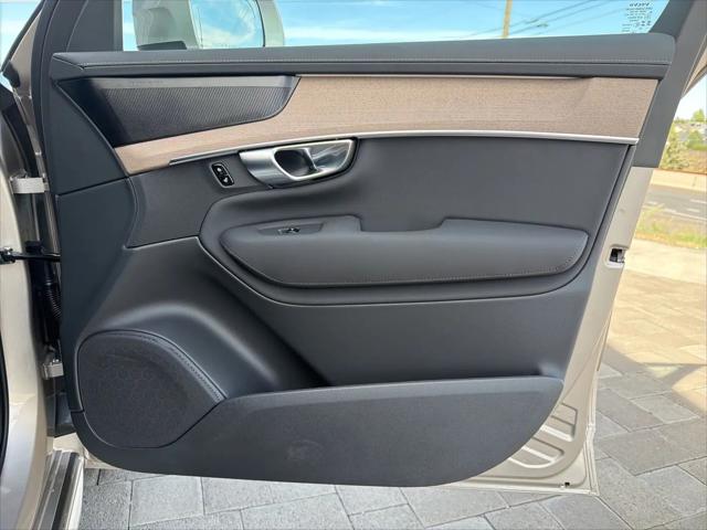 2026 Volvo XC90 Plug-In Hybrid Plus, T8 AWD, Electric/Gasoline, Bright, 7 Seats