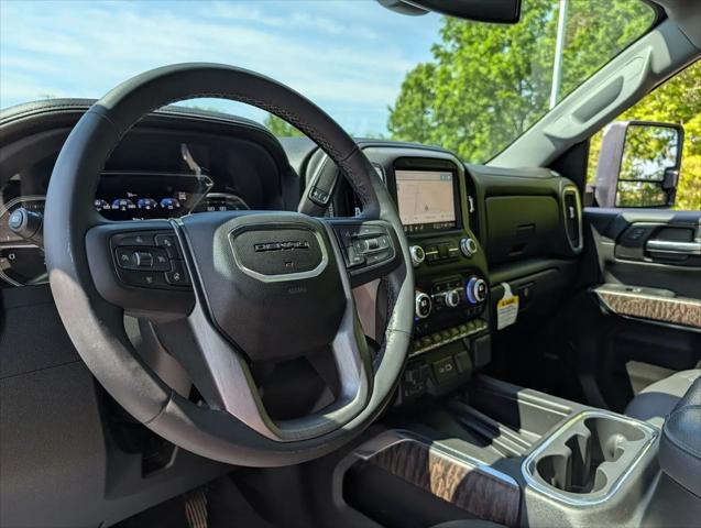 2023 GMC Sierra 2500HD 4WD Crew Cab Standard Bed Denali