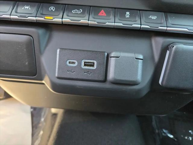 2026 Chevrolet Silverado 1500 2WD Crew Cab Short Bed Custom