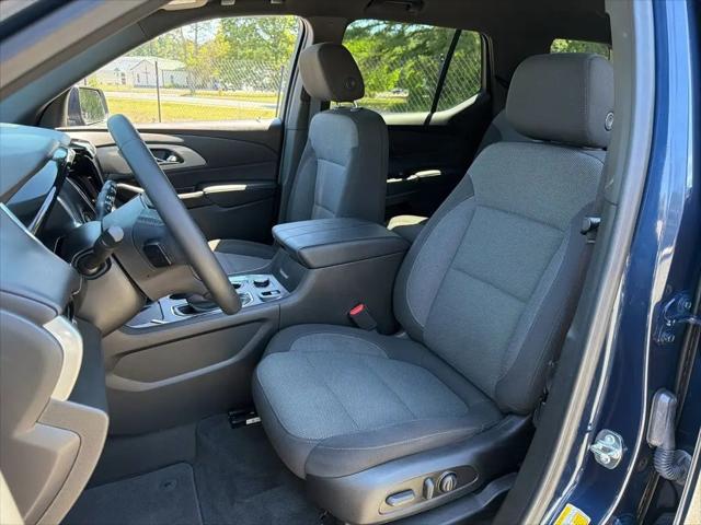 2023 Chevrolet Traverse AWD LT Cloth