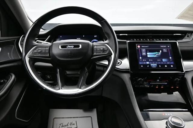 2022 Jeep Grand Cherokee L Laredo 4x4