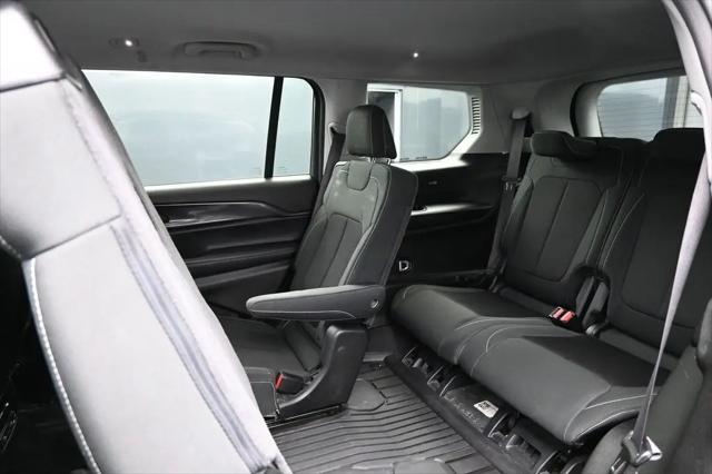 2022 Jeep Grand Cherokee L Laredo 4x4