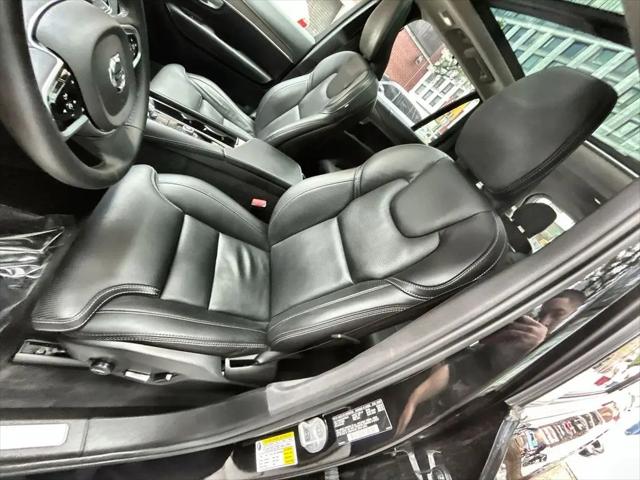 2024 Volvo XC90 Recharge T8 Ultimate 6-Seater