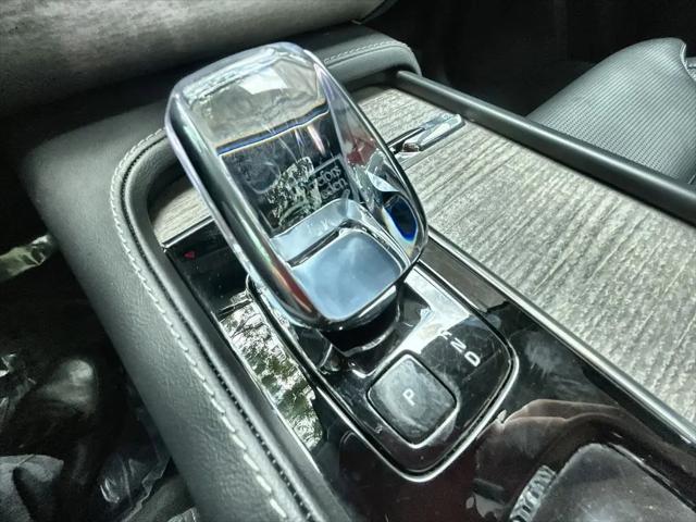 2024 Volvo XC90 Recharge T8 Ultimate 6-Seater