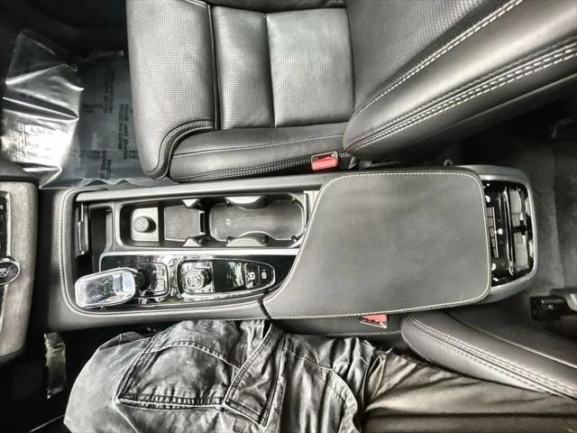 2024 Volvo XC90 Recharge T8 Ultimate 6-Seater