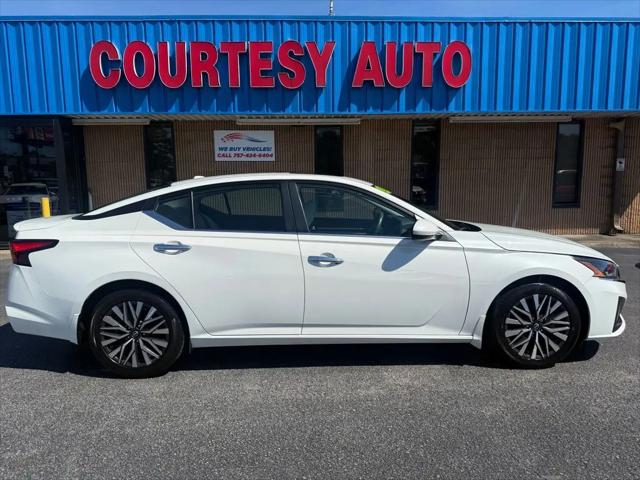 2023 Nissan Altima SV FWD