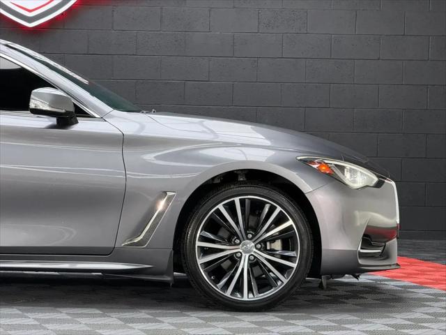 2017 INFINITI Q60 2.0t Premium