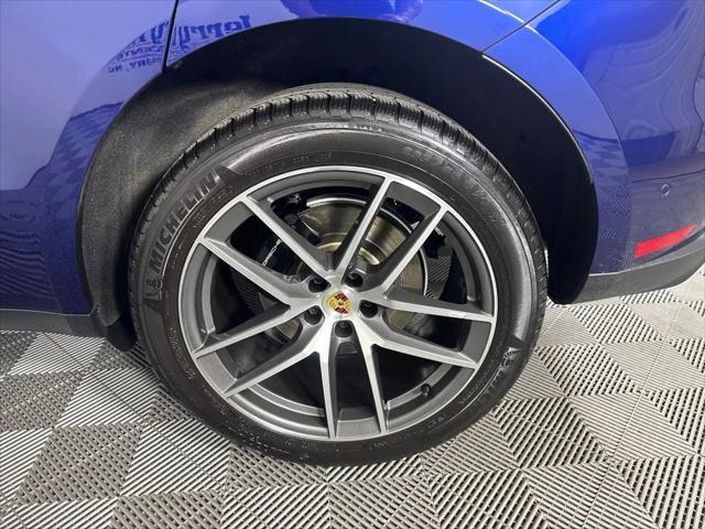 2023 Porsche Macan T