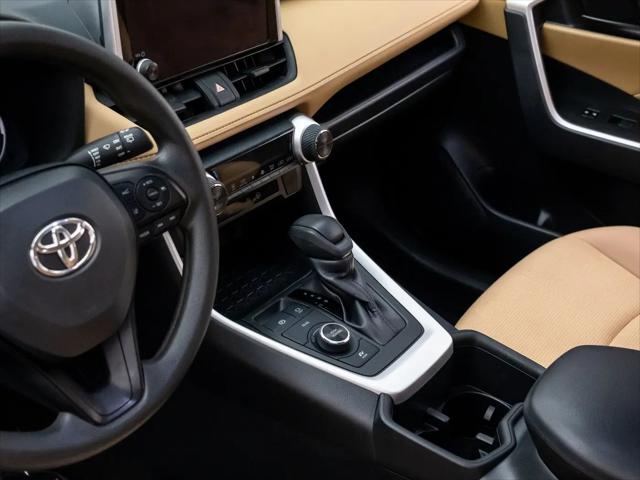 2024 Toyota RAV4 Hybrid LE
