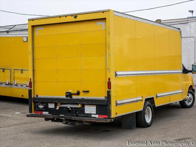 2021 GMC Savana Cutaway Work Van
