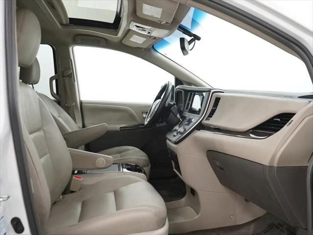 2017 Toyota Sienna XLE Premium 7 Passenger