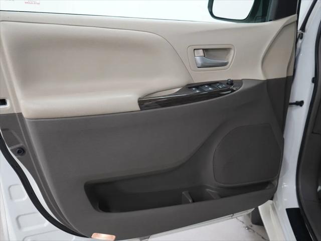 2017 Toyota Sienna XLE Premium 7 Passenger