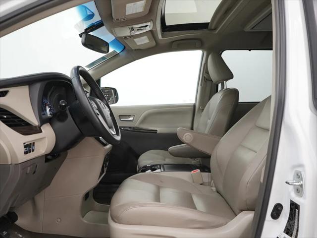 2017 Toyota Sienna XLE Premium 7 Passenger