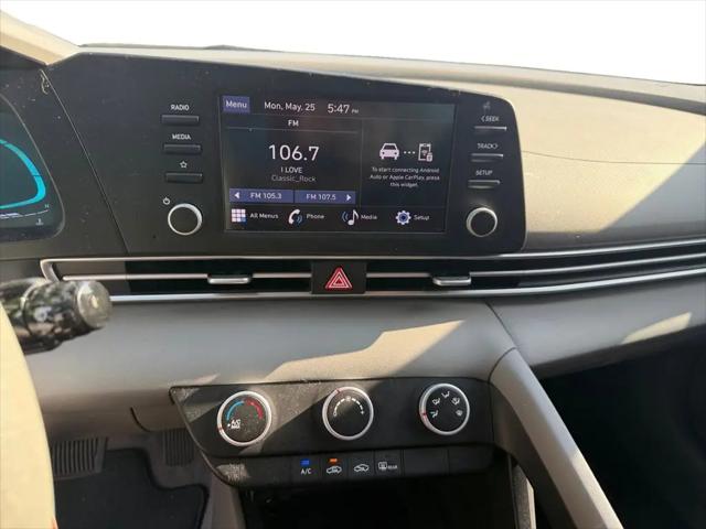 2024 Hyundai Elantra SE